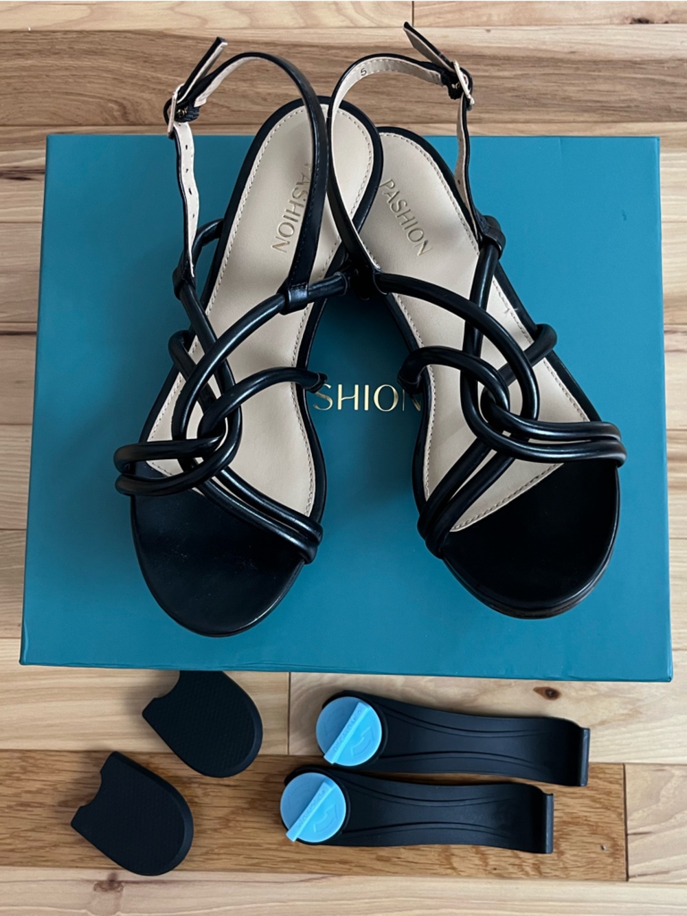 Coal Capris from Pashion - flat upper only